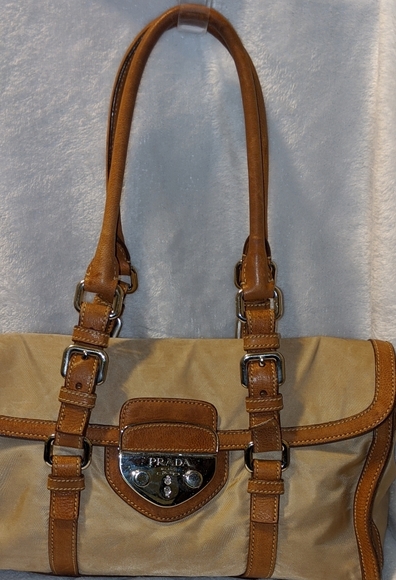 ❇️Prada❇️. 🛑 SOLD 🛑 - Picture 1 of 12